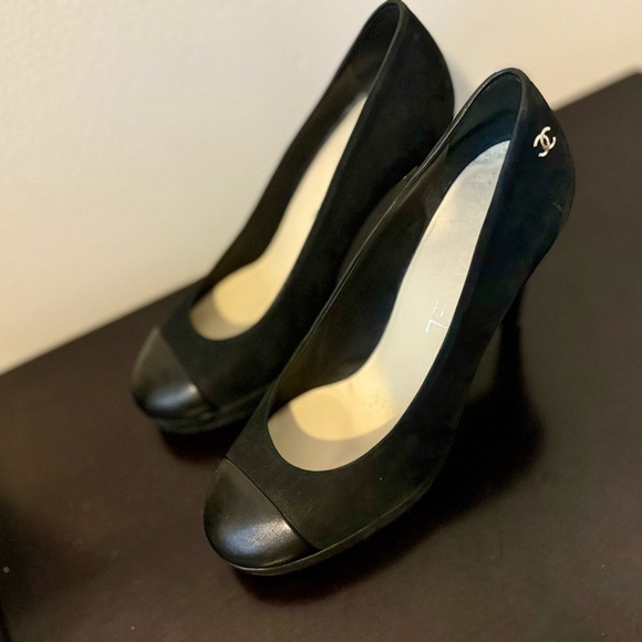 Chanel Shoes - Picture 5 of 14